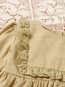 SHEIN 嬰兒網眼刺繡邊後鎖孔花邊下擺上衣 - 卡其色 - 查看 3