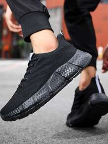 Men Graphic Decor Wide Fit Running Shoes - Black - View 2