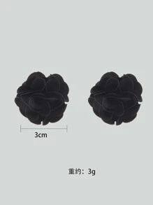 Anting Pejantan Dekorasi Bunga - Hitam - View 3