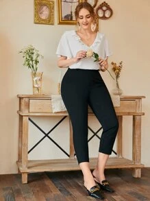 SHEIN Frenchy 大碼素色荷葉邊V領上衣 - 白色 - 查看 5