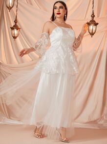 SHEIN Belle Plus Floral Embroidery Mesh Wedding Dress With Arm Sleeve - White - View 4