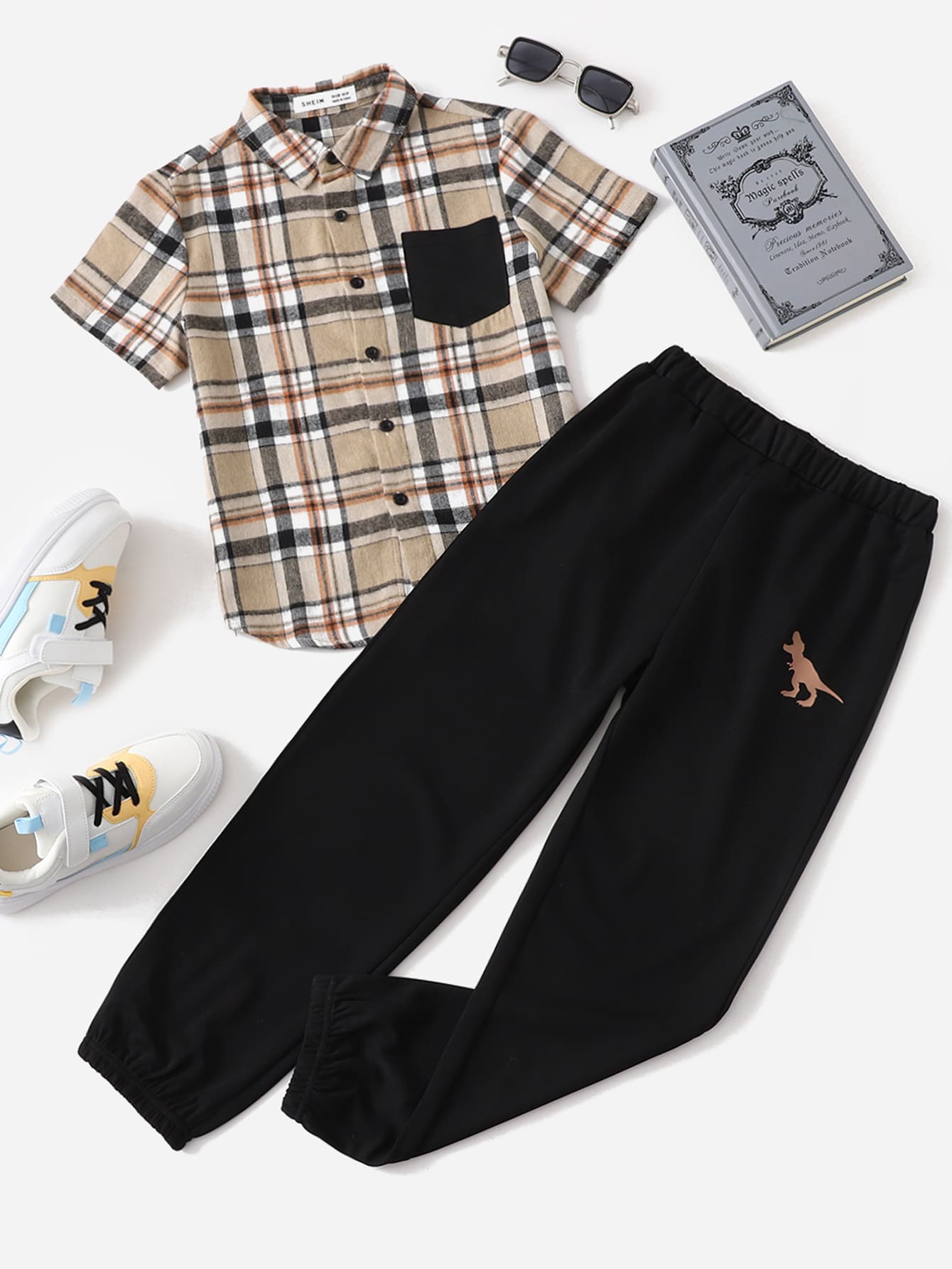 SHEIN 男孩格紋印花口袋貼布襯衫和恐龍印花束腳褲 - 彩色 - 查看 1
