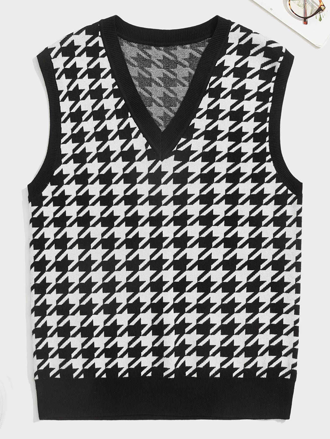 Manfinity RebelGame Men Contrast Trim Houndstooth Sweater Vest - Black and White - View 1