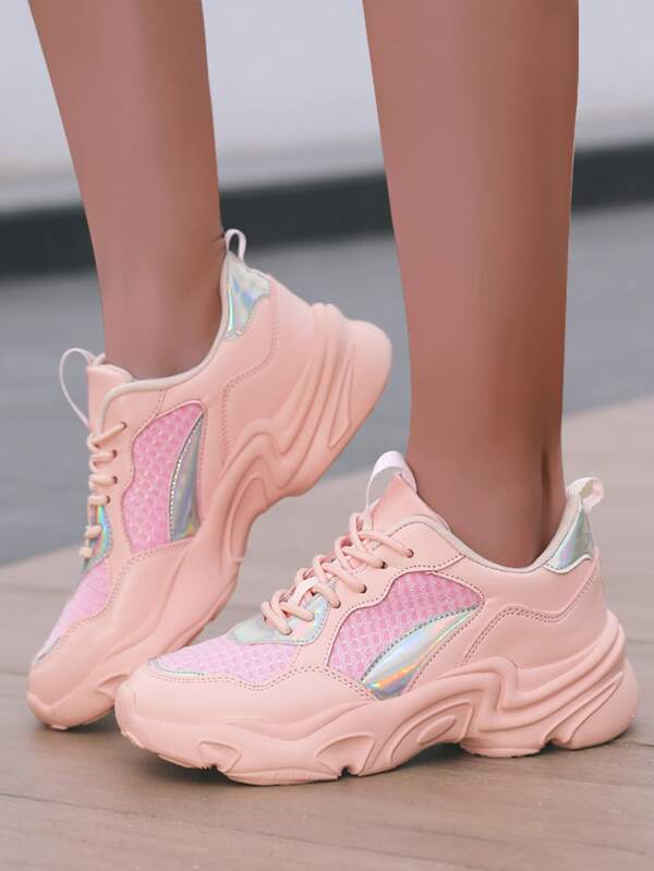 Zapatillas Chunky Con Plataforma Y Diseño Holografico Zapatillas Chunky Con Plataforma Y Diseño Holografico