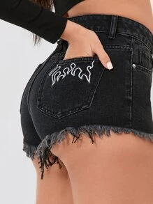 SHEIN PETITE 毛邊火刺繡牛仔短褲 - 黑色 - 查看 1