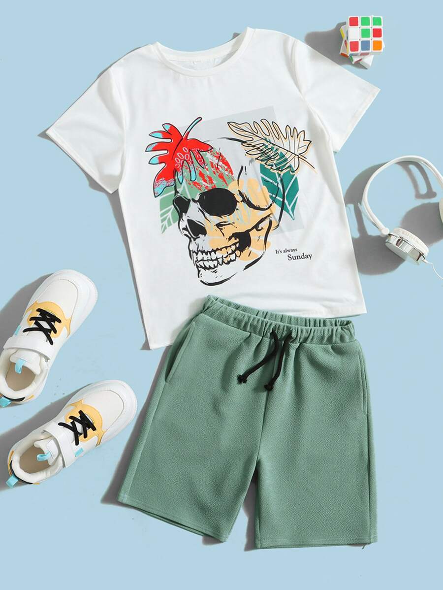 SHEIN Niños estampado de cráneo Camiseta & de cintura con cordón Set shorts - Multicolor - Ver 1