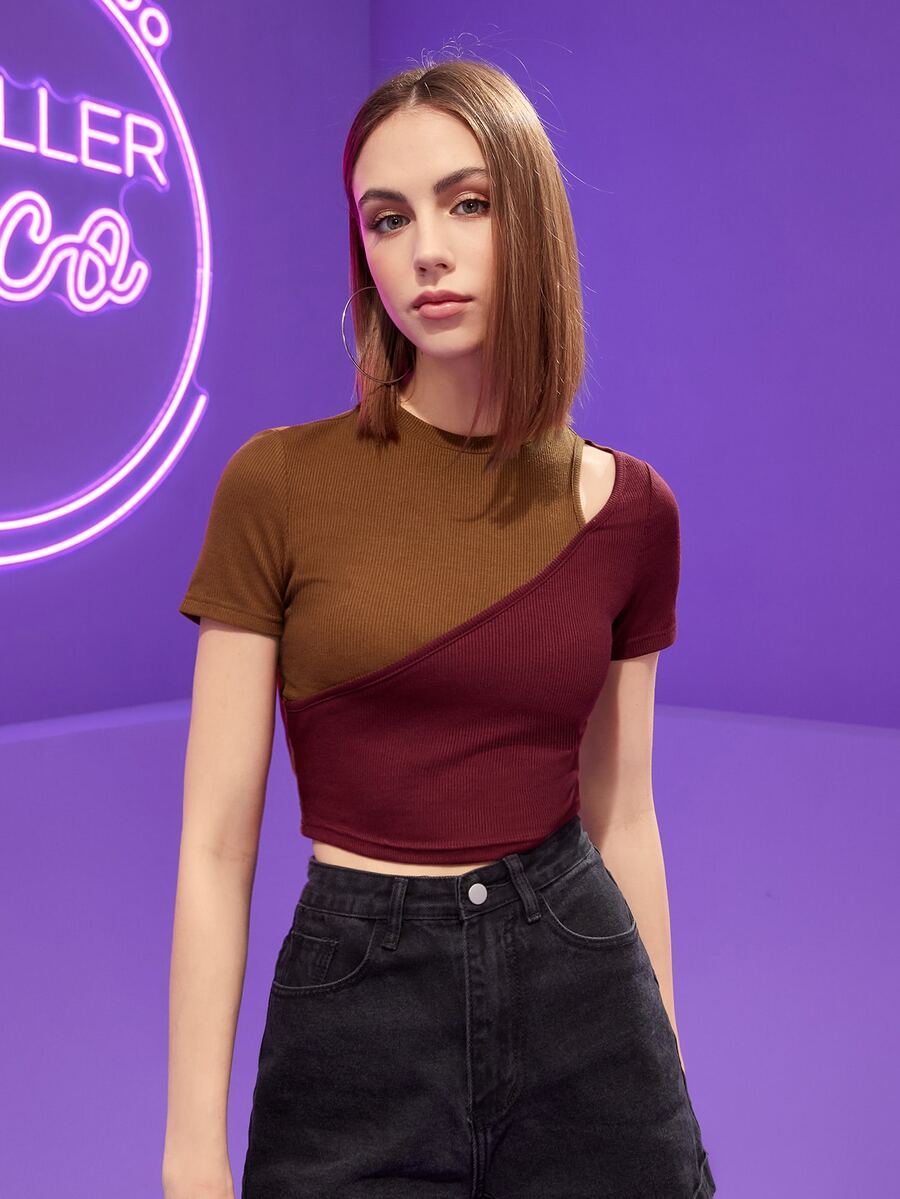 REVIVE 雙色鏤空短款T恤 - 彩色 - 查看 1