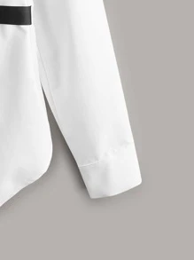 Seusyu Figure Graphic Knot Front Curved Hem Shirt - White - View 4