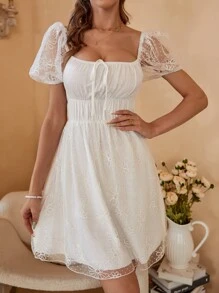 方領打結細節泡泡袖連衣裙 - 白色 - 查看 1