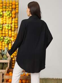 Mulvari Plus Floral Embroidery High Low Hem Blouse - Black - View 2