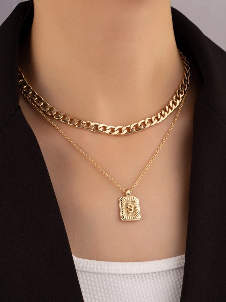 สร้อยคอเลเยอร์ มีดีเทลรูปจดหมาย จตุรัส จี้ห้อยคอ - สีเหลืองทอง - ดู 1