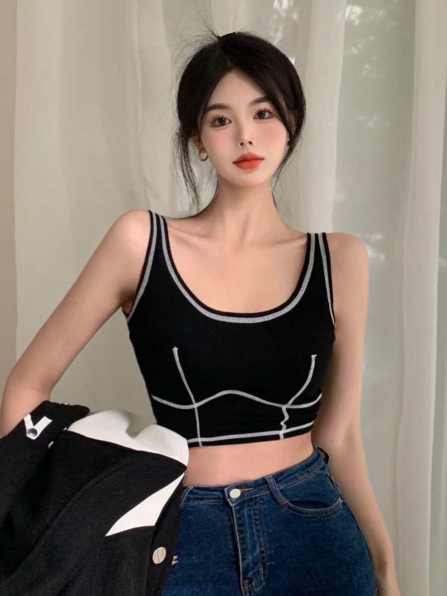 Tank Top Crop dengan Jahitan Kontras - Hitam - View 1