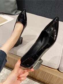 Fall/Winter Point Toe Crocodile Microfiber Patent Leather Flats - Black - View 4