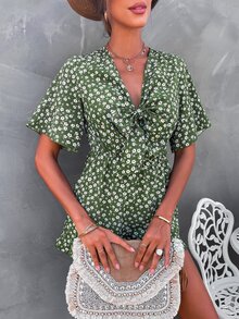 隨機小碎花前繫帶荷葉邊袖口連身短褲 - 橄欖綠 - 查看 4