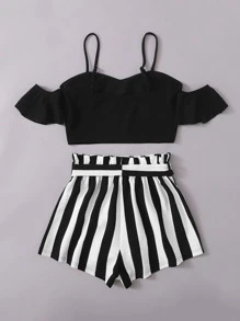 SHEIN VCAY 大碼挖肩上衣和紙袋腰附腰帶短褲套裝 - 黑與白 - 查看 2