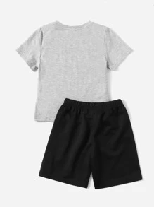 SHEIN 年輕男孩口號圖案短袖t恤和短褲套裝 - 彩色 - 查看 2