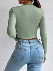 SHEIN EZwear Camiseta corta de color combinado con puntada de cuello cuadrado