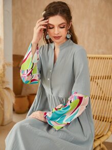 Mulvari Váy Ả Rập Nút phía trước Đồ họa Khiêm tốn - Màu Xám nhạt - Xem 5