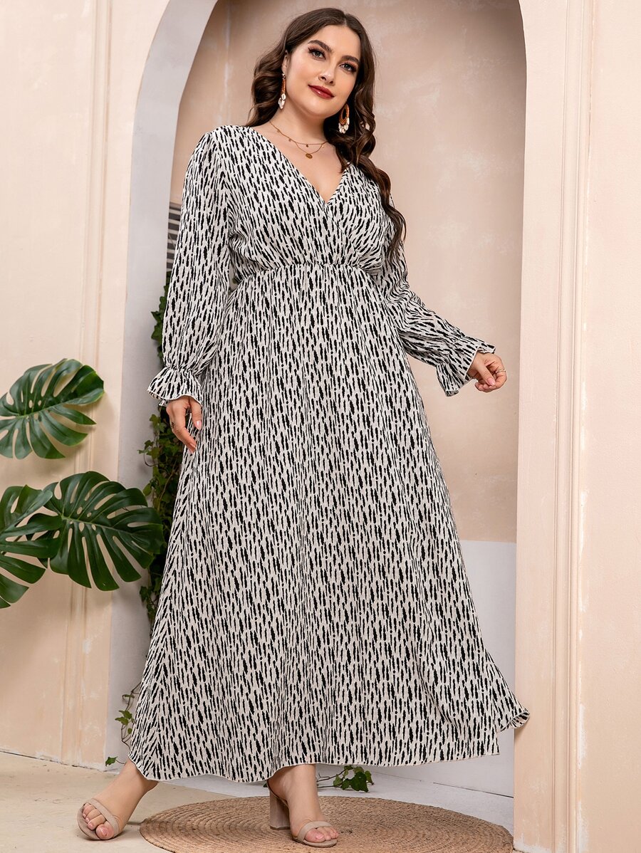 Mulvari 大碼滿版印花荷葉袖超長A字洋裝 - 黑與白 - 查看 1