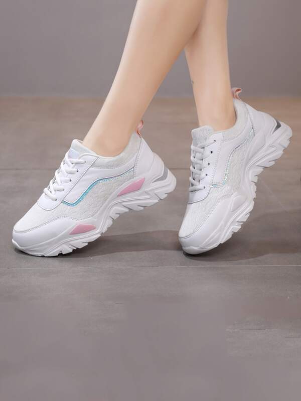 Zapatillas Chunky Con Plataforma Y Diseño Holografico Zapatillas Chunky Con Plataforma Y Diseño Holografico