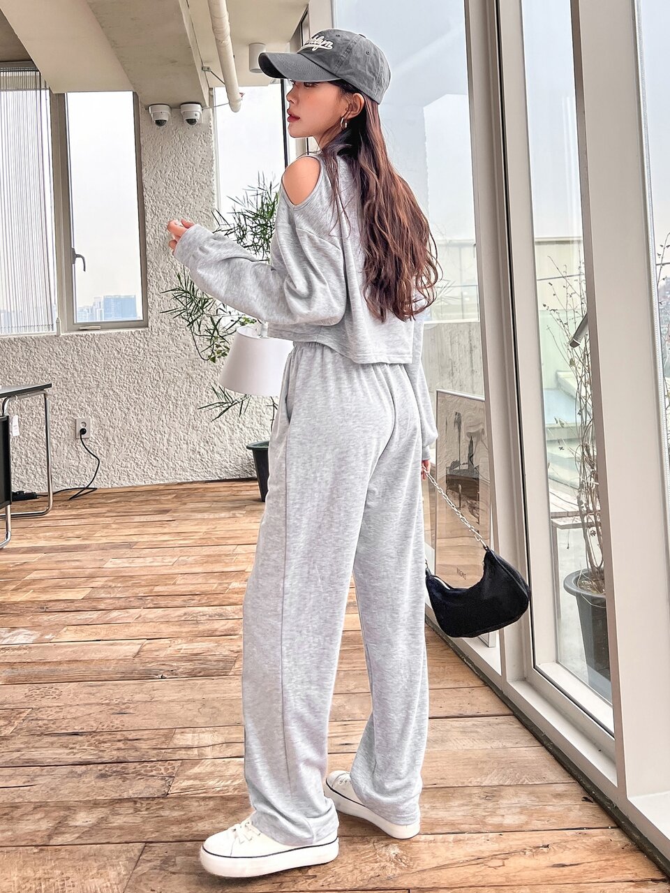 Cold Shoulder Sweatshirt & Drawstring Waist Sweatpants
