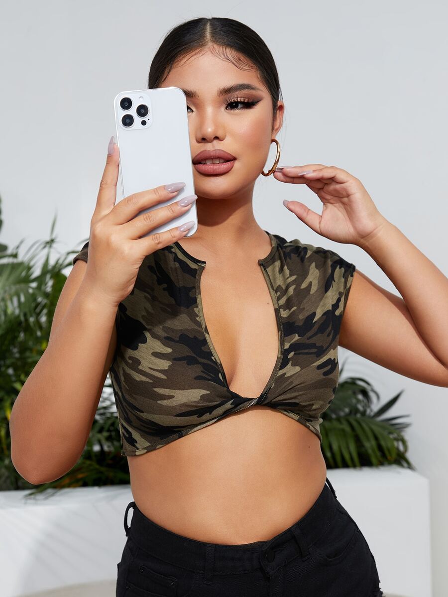 SHEIN SXY 迷彩印花前扭結短款上衣 - 彩色 - 查看 1