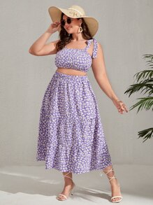 SHEIN Unity 大碼小碎花肩上打結吊帶上衣和荷葉邊半身裙