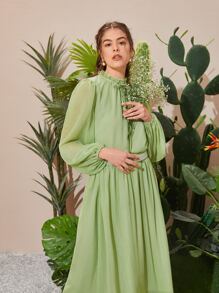 Mulvari 木耳邊領前打結燈籠袖金屬亮絲上衣和裙子套裝不附腰帶 - 青檸色 - 查看 5