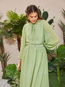 Mulvari 木耳邊領前打結燈籠袖金屬亮絲上衣和裙子套裝不附腰帶 - 青檸色 - 查看 6