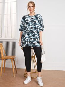SHEIN EZwear Plus Letter Graphic Camo Tee - Multicolor - View 4