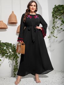 Mulvari Đầm Plus Size Thắt lưng Nghề thêu POM Pom phân lớp Hoa Khiêm tốn - màu đen - Xem 1