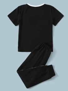SHEIN Niños Pantalones deportivos con camiseta con estampado de camuflaje de color combinado - Negro - Ver 2