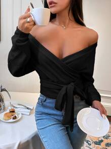 SHEIN Privé Camiseta de cuello cruzado de manga murciélago con cinturón - Negro - Ver 3