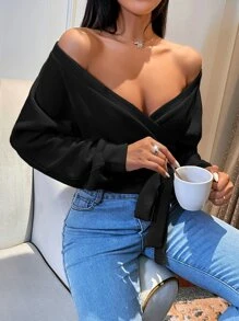 SHEIN Privé Camiseta de cuello cruzado de manga murciélago con cinturón - Negro - Ver 4