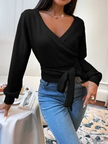 SHEIN Privé Camiseta de cuello cruzado de manga murciélago con cinturón - Negro - Ver 5
