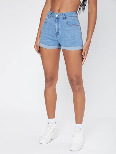 Shorts en mezclilla con cremallera bajo doblado