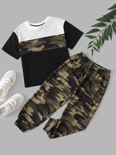 SHEIN Set de 2 piezas de camiseta de manga corta con estampado de camuflaje y pantalón de chándal informal para niño, primavera/verano/otoño