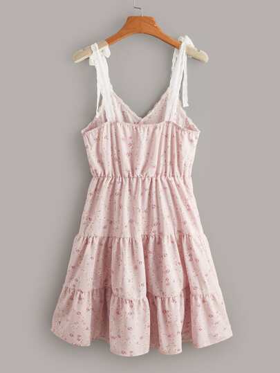 Vestido De Tirantes Con Encaje Floral