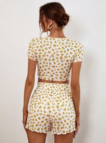 SHEIN Frenchy 碎花木耳邊短款T恤和短褲 - 白色 - 查看 2