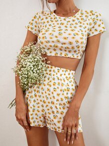 SHEIN Frenchy 碎花木耳邊短款T恤和短褲 - 白色 - 查看 3