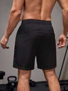 Manfinity Fitness 男友风男士字母图案运动短裤