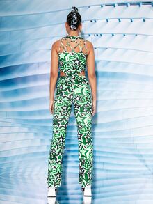 SHEIN BAE Star Print Strappy Neck Crop Top & Flare Leg Trousers Set - Multicolor - View 2