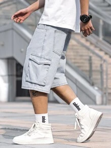 Manfinity 男士側翻蓋口袋百慕大牛仔短褲 - 淺色水洗藍 - 查看 3