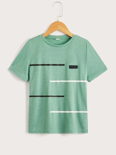 SHEIN Camiseta de manga corta con cuello redondo y estampado de rayas para niño preadolescente, estilo minimalista casual adecuado para uso diario en verano