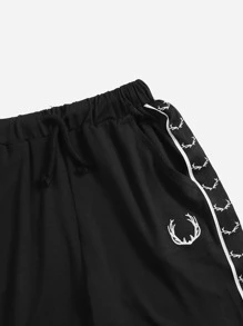 SHEIN Boys Graphic Embroidered Tape Side Tee & Track Shorts Set - Black - View 3