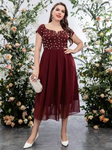 SHEIN Belle 大碼珍珠蕾絲拼接缺口領褶皺下擺雪紡伴娘連衣裙 - 酒紅色 - 查看 6