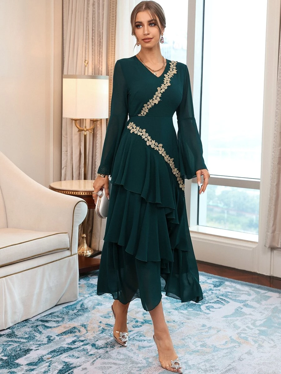 Modelyn 提花蕾絲貼花喇叭袖多層下擺洋裝 - 墨綠色 - 查看 1