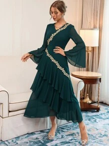 Modelyn 提花蕾絲貼花喇叭袖多層下擺洋裝 - 墨綠色 - 查看 4