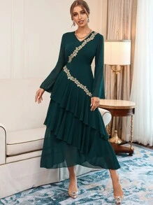 Modelyn 提花蕾絲貼花喇叭袖多層下擺洋裝 - 墨綠色 - 查看 6