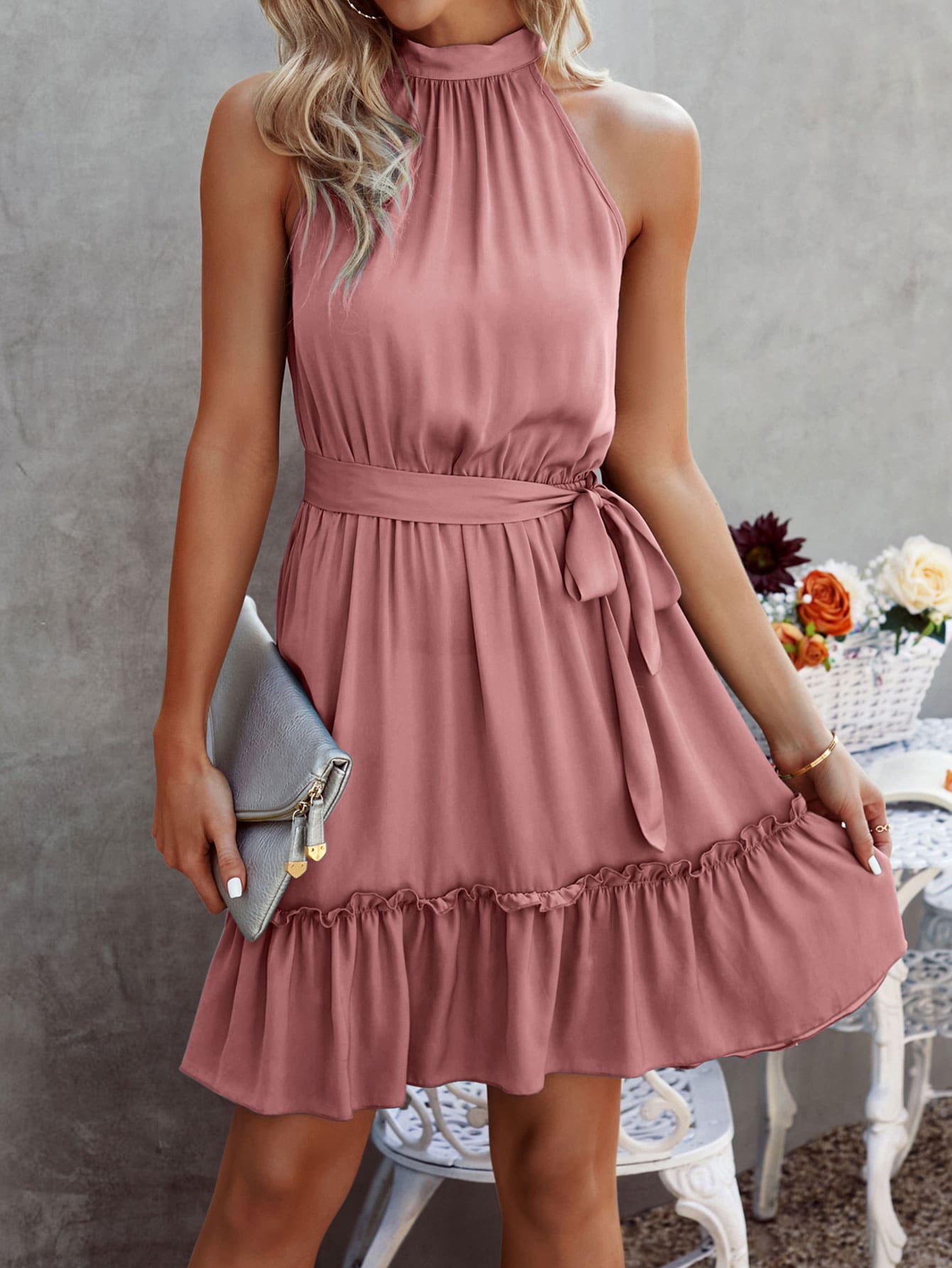 Vestido halter con cordón trasero bajo con fruncido con cinturón - Rosa vieja - Ver 1